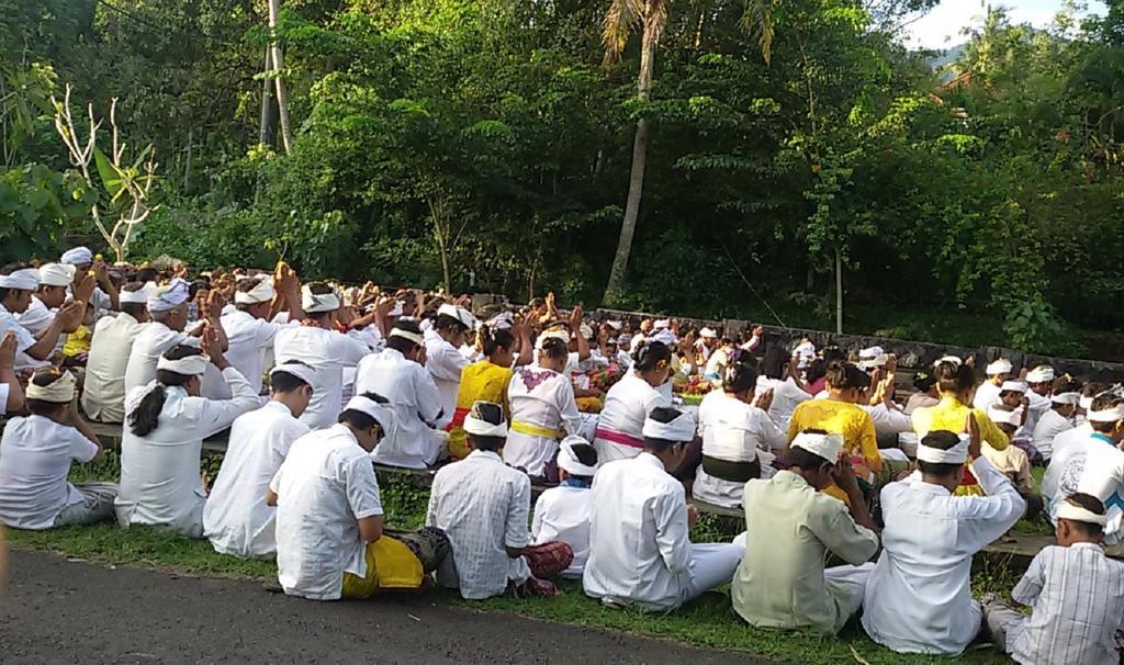 Bukit Asri Lodge Seraya Bagian luar foto